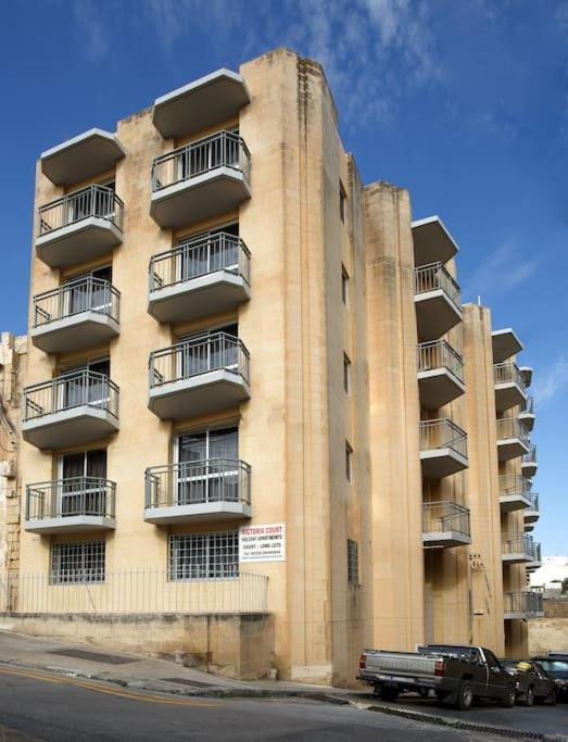 1 Bedrm Seaview Balluta Bay *